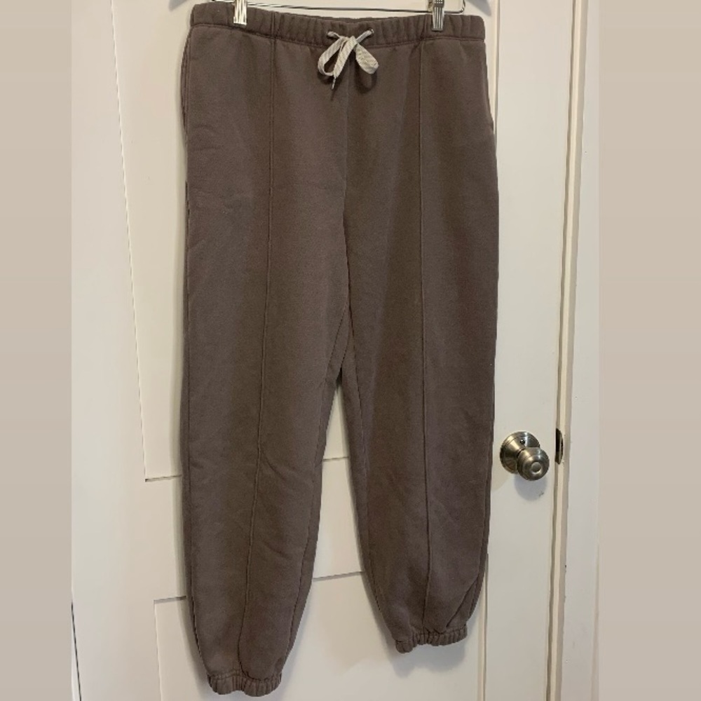 ✨Vuori Brown Track Pants with Drawstring✨